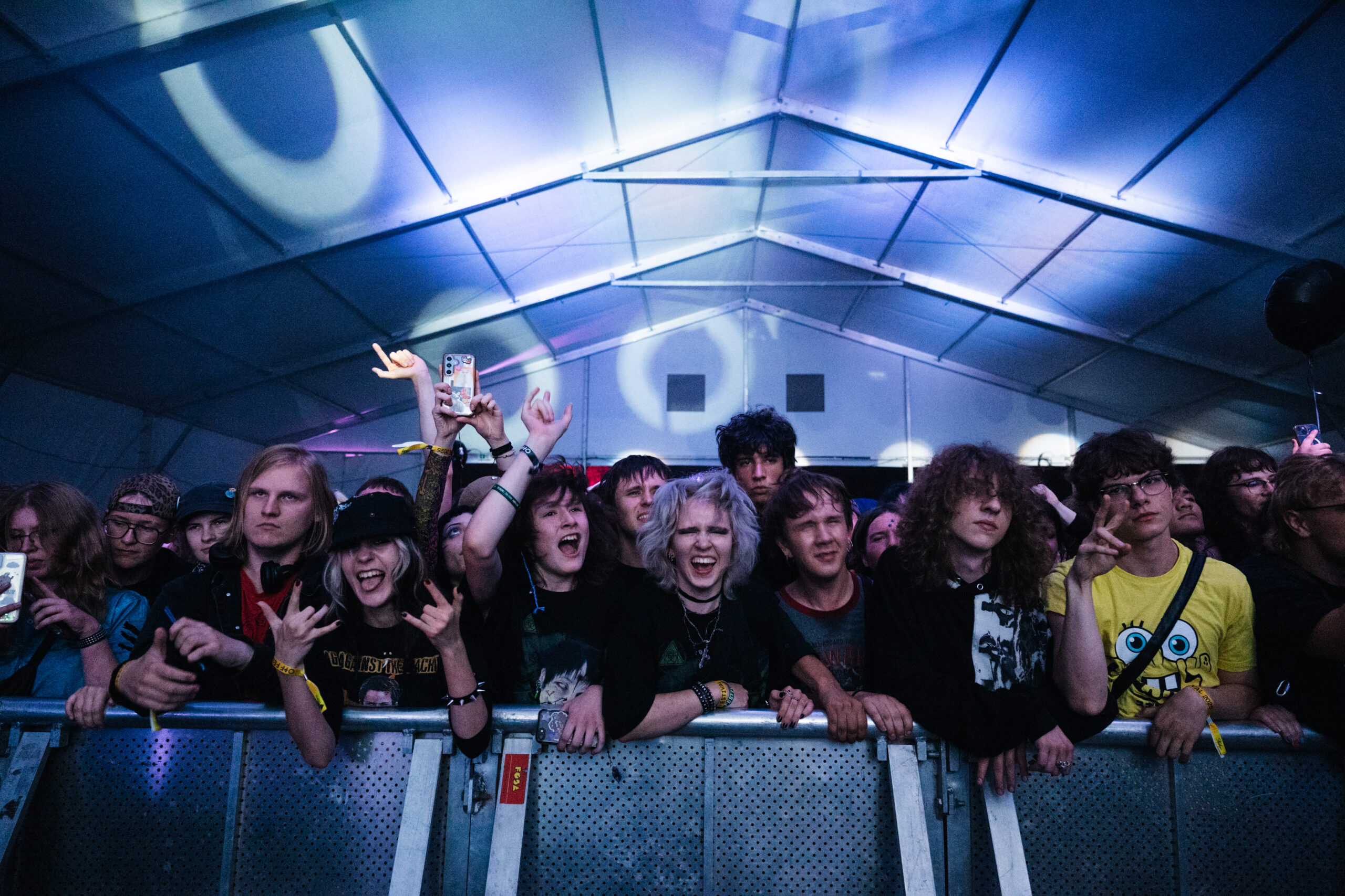 Publiczność na off festivalu