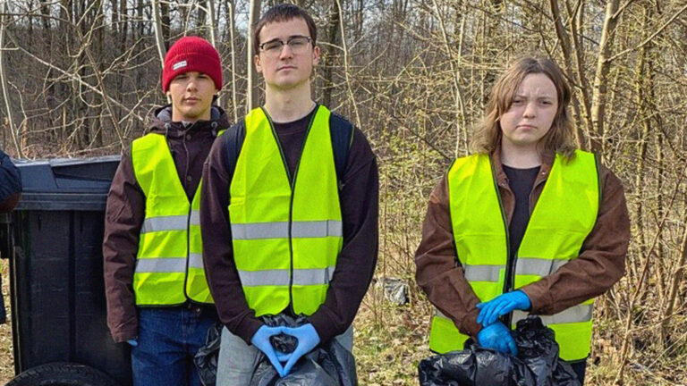 Młodzieżz Prywatnego Liceum Ogólnokształcącegoim. Melchiora Wańkowicza