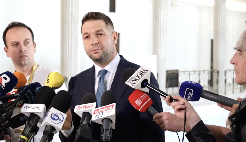 Minister sprawiedliwości Waldemar Żurek skierował do przewodniczącej Parlamentu Europejskiego wniosek o uchylenie immunitetu europosła PiS Patryka Jakiego